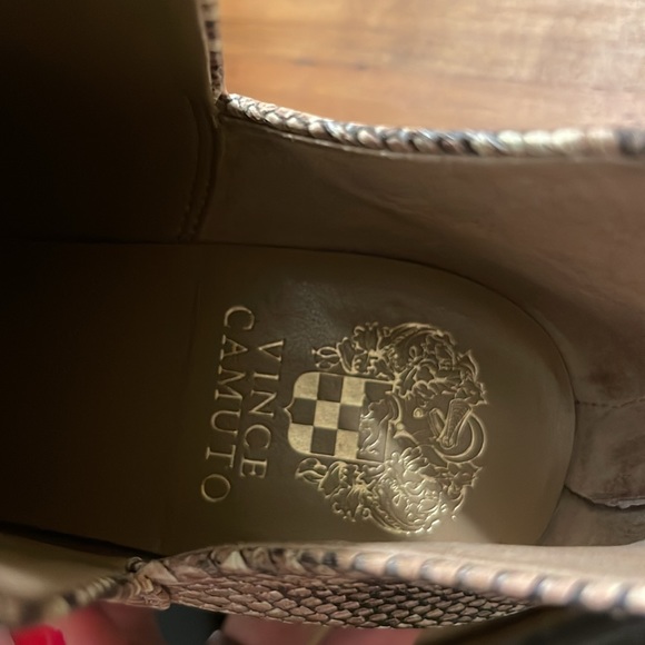 Snakeskin patterned booties - Picture 6 of 6